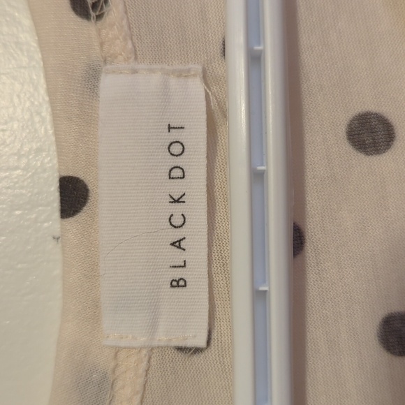 Black Dot Top - Picture 2 of 4
